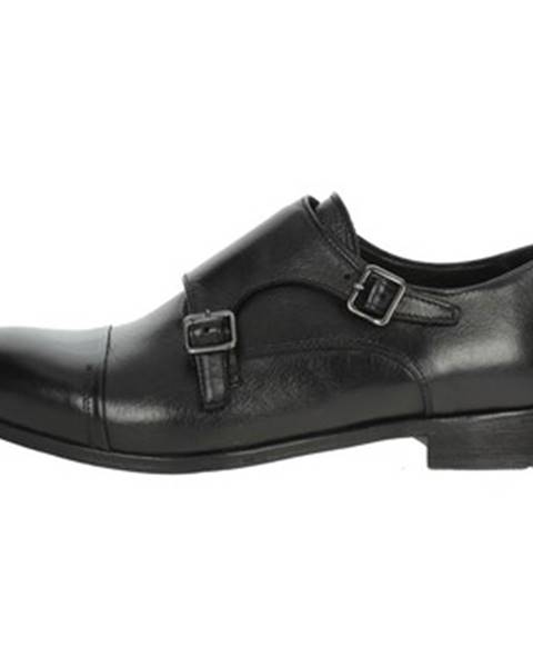 Čierne topánky Veni