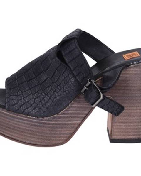 Čierne sandále Moma